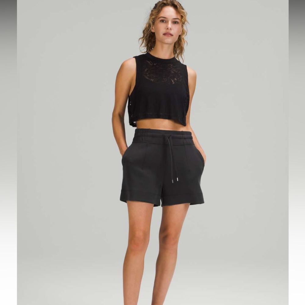 lululemon athletica soft ambitions shorts black size 8 4in